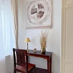 Elegant 125m2 In Center Of Apartman