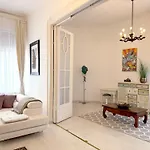 Apartman Elegant 125m2 In Center Of *