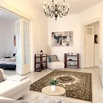 Elegant 125m2 In Center Of Apartman Budapest