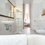 Elegant 125m2 In Center Of *