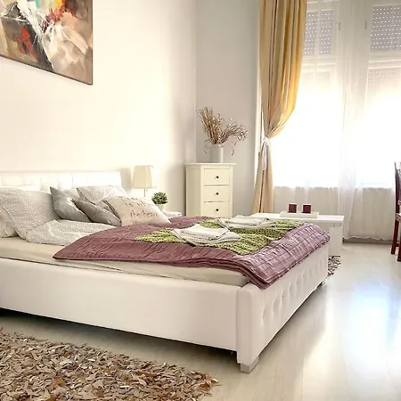 Elegant 125m2 In Center Of Budapest