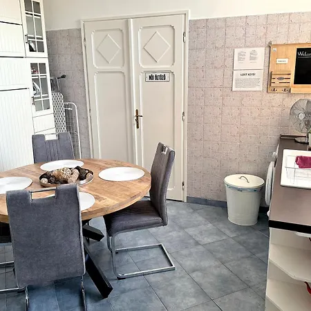 Apartment Elegant 125m2 In Center Of *