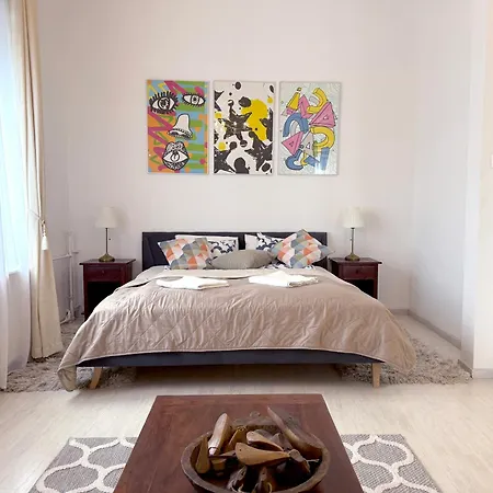Apartment Elegant 125m2 In Center Of *