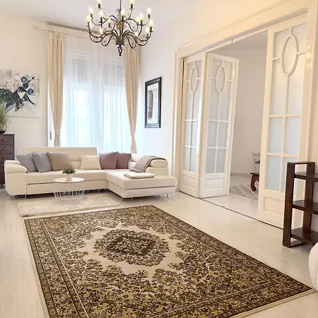 Elegant 125m2 In Center Of * Budapest