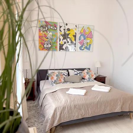 Elegant 125m2 In Center Of Apartment Budapest