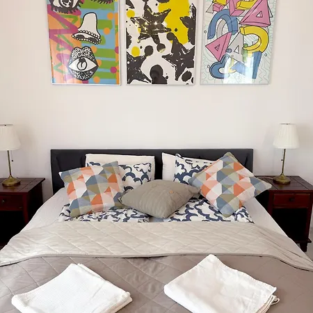 Elegant 125m2 In Center Of