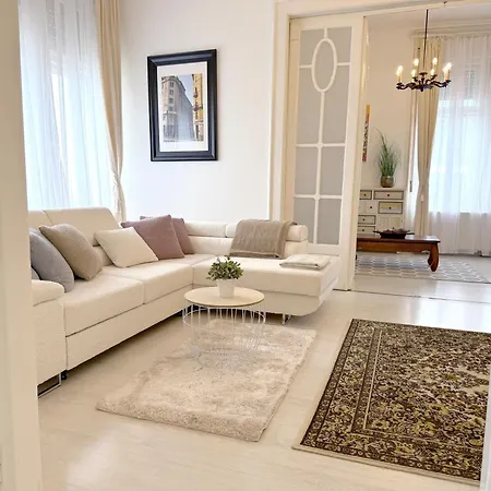 Elegant 125m2 In Center Of Apartment