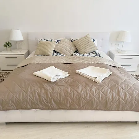 Apartment Elegant 125m2 In Center Of
