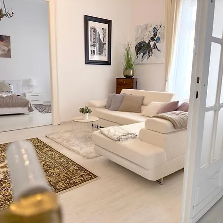 Elegant 125m2 In Center Of Budapest