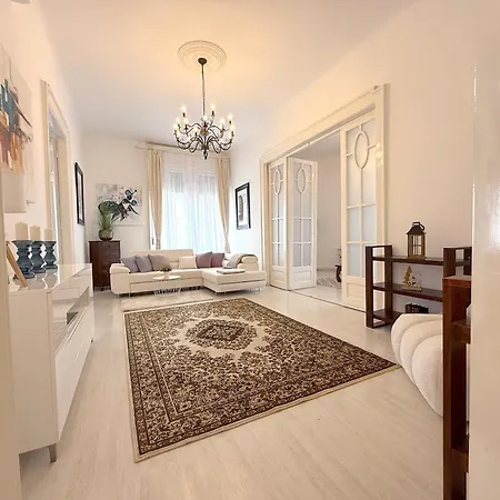 Apartment Elegant 125m2 In Center Of