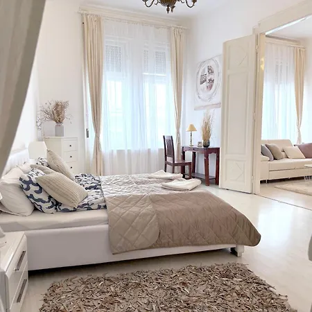 Elegant 125m2 In Center Of 아파트 *