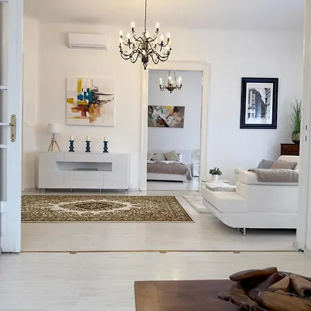 Elegant 125m2 In Center Of *
