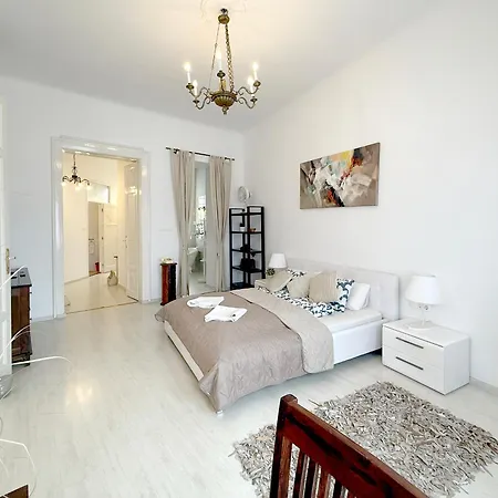 Elegant 125m2 In Center Of *