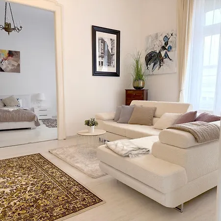 Elegant 125m2 In Center Of