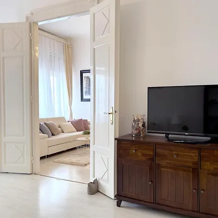 Elegant 125m2 In Center Of Apartment *