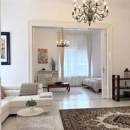 Elegant 125m2 In Center Of