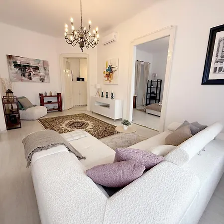 Apartment Elegant 125m2 In Center Of Budapest