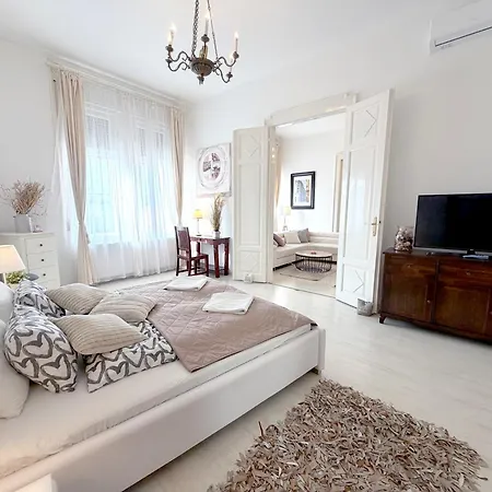 Elegant 125m2 In Center Of Appartamento Budapest