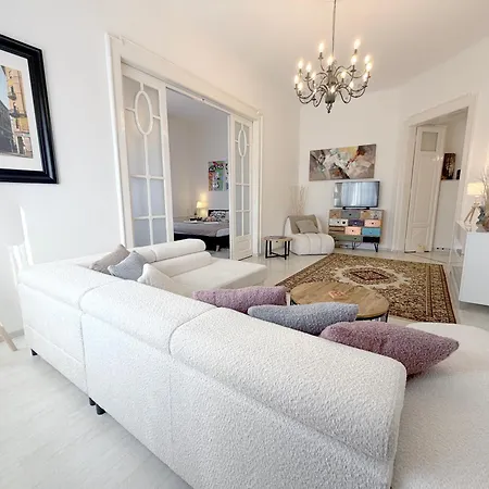 Elegant 125m2 In Center Of * Budapest