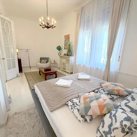 Appartamento Elegant 125m2 In Center Of