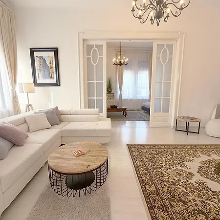 Elegant 125m2 In Center Of *