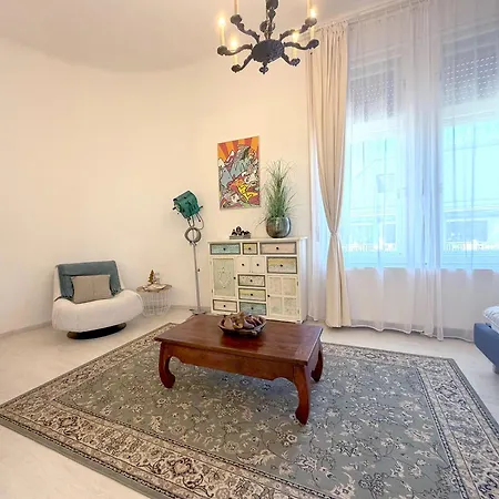 Appartamento Elegant 125m2 In Center Of *