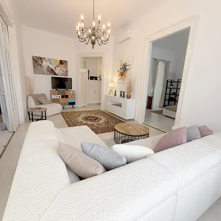 Appartamento Elegant 125m2 In Center Of