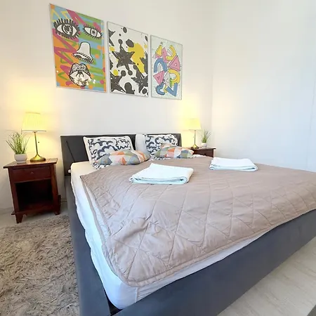 Elegant 125m2 In Center Of