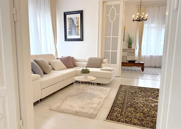 Elegant 125m2 In Center Of Apartament