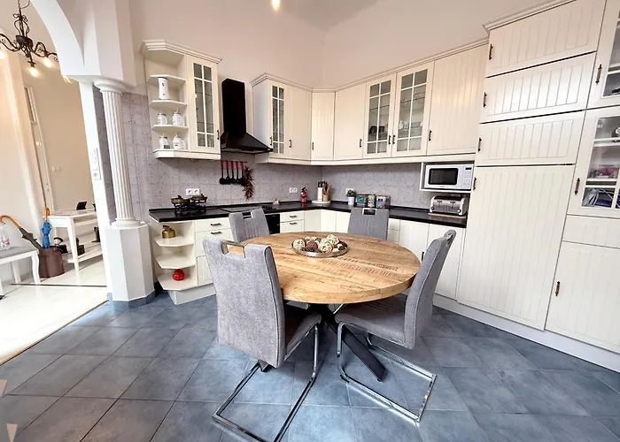 Apartament Elegant 125m2 In Center Of *
