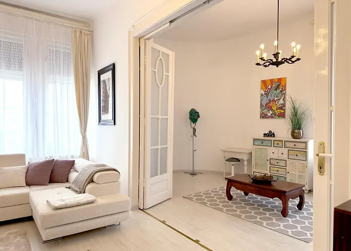 Apartament Elegant 125m2 In Center Of *