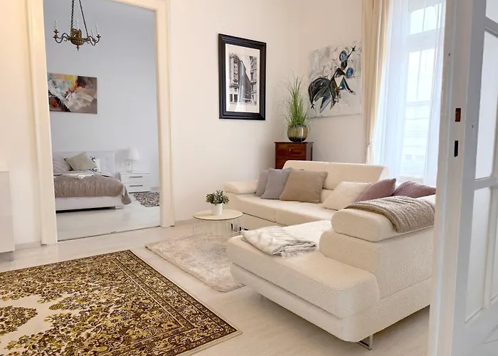 Elegant 125m2 In Center Of