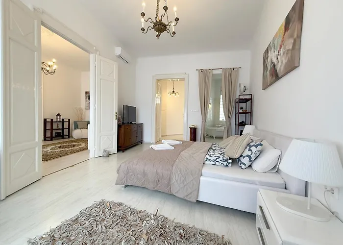 Elegant 125m2 In Center Of *