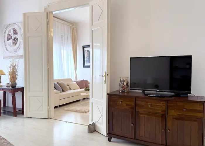 Elegant 125m2 In Center Of Apartament *